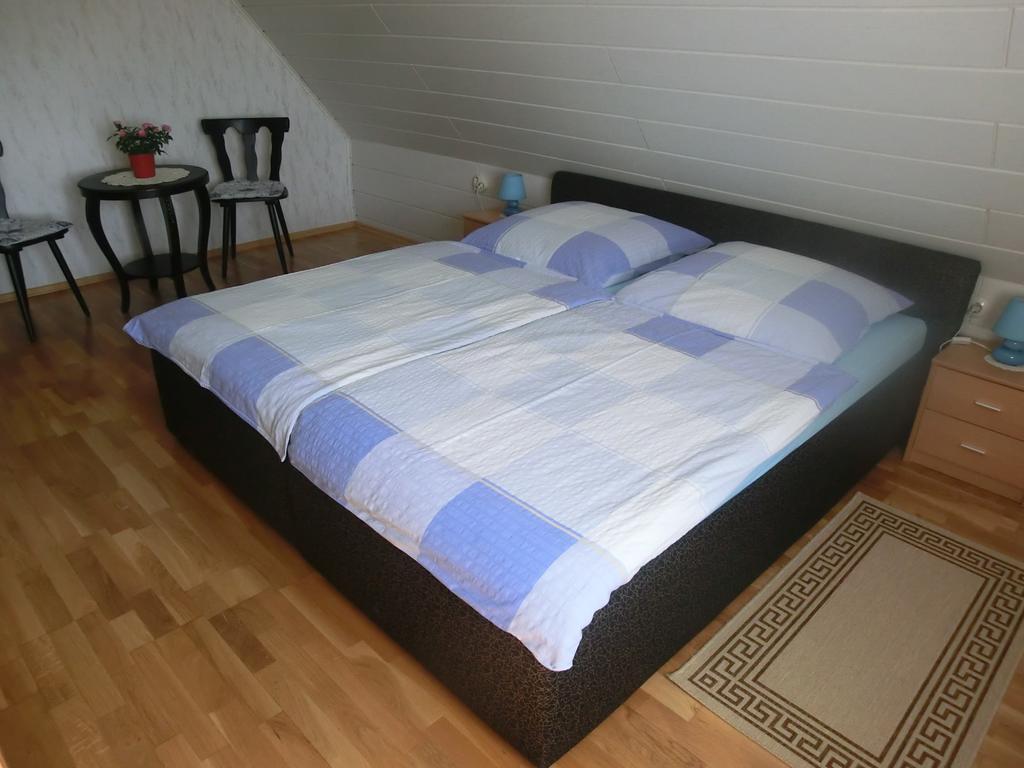 Omas Kleines Hexenhaeusle * Nüdlingen